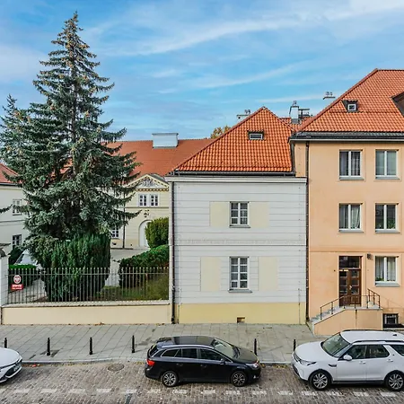 Cozy In Old Town Apartment